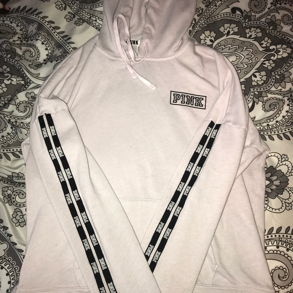 VS campus sweatshirt